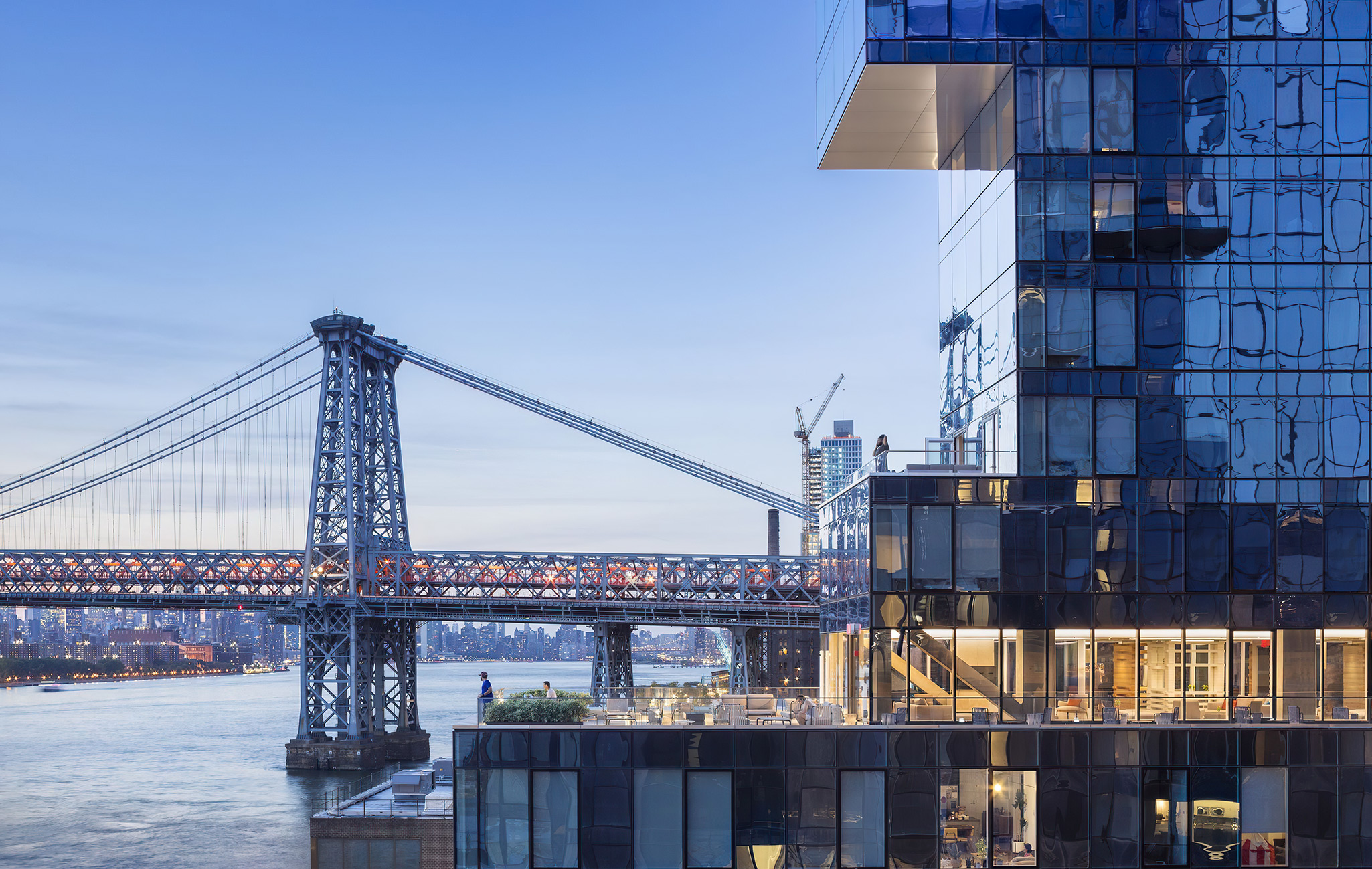 Здание апартаментов 420 Kent Avenue